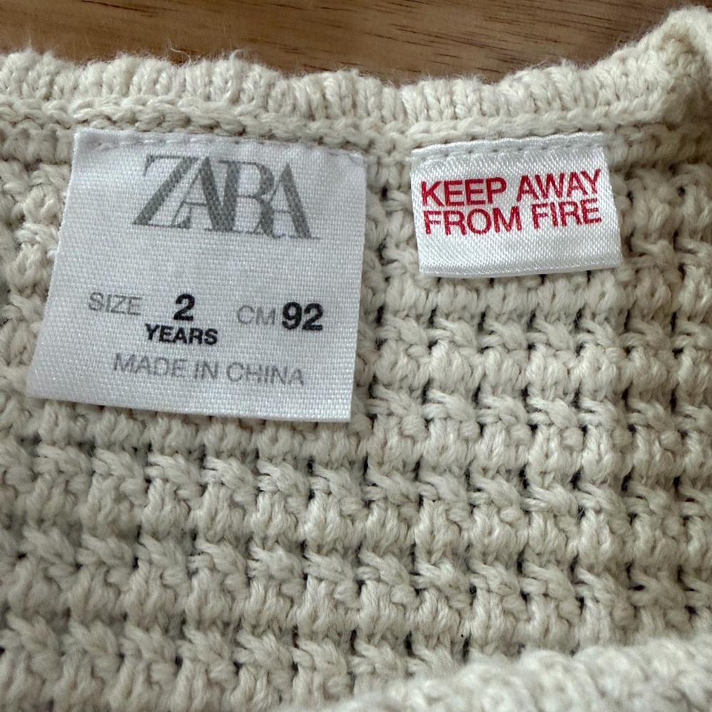 Zara Cream Crochet Knit Top Floral Appliqué Size 2Y - Picture 2 of 3